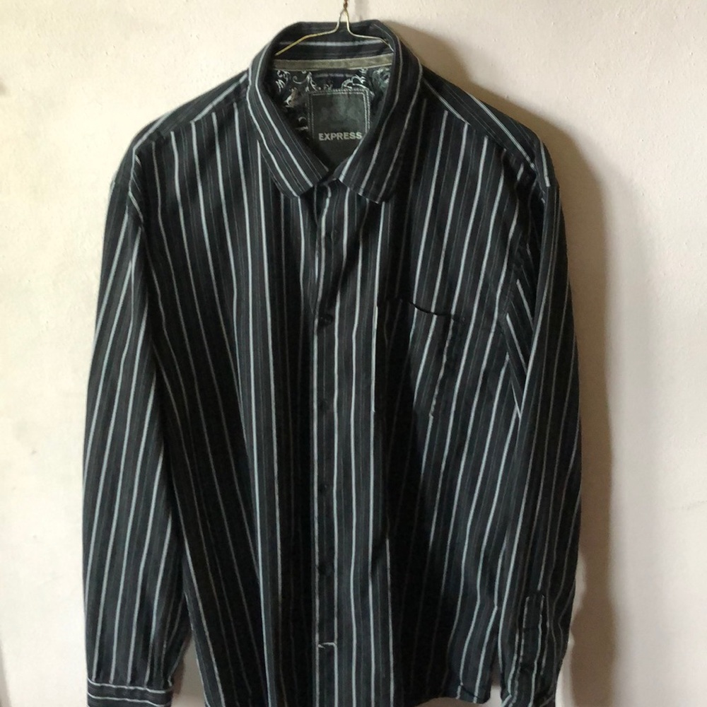 Long sleeve button